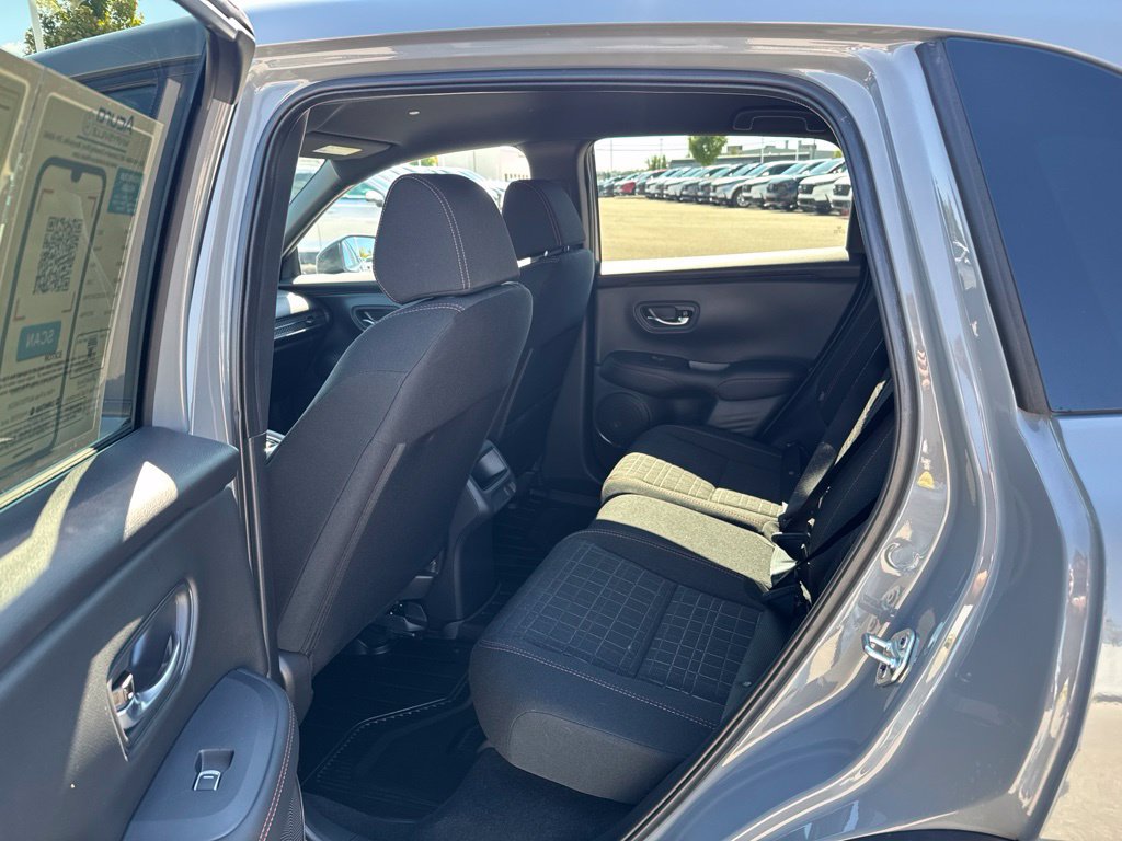 Certified 2025 Honda HR-V Sport image 32