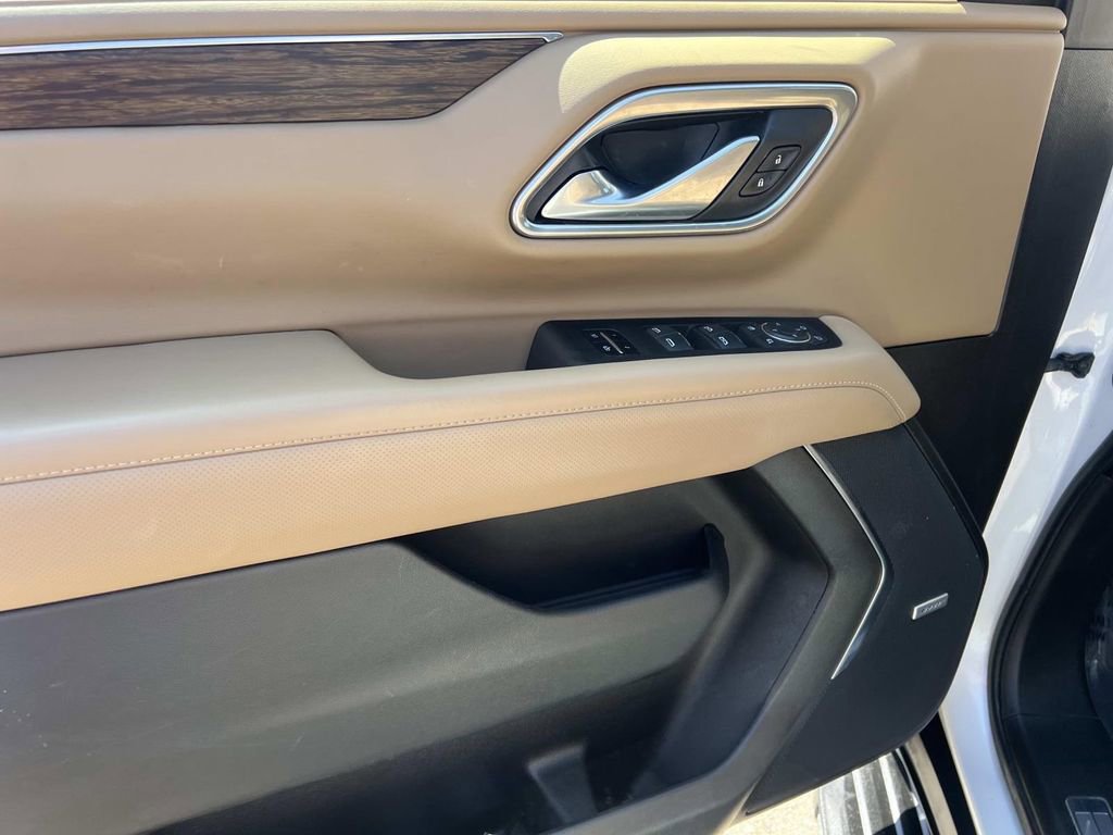 Used 2021 Chevrolet Tahoe Premier w/ Premium Package AWD/4WD image 13