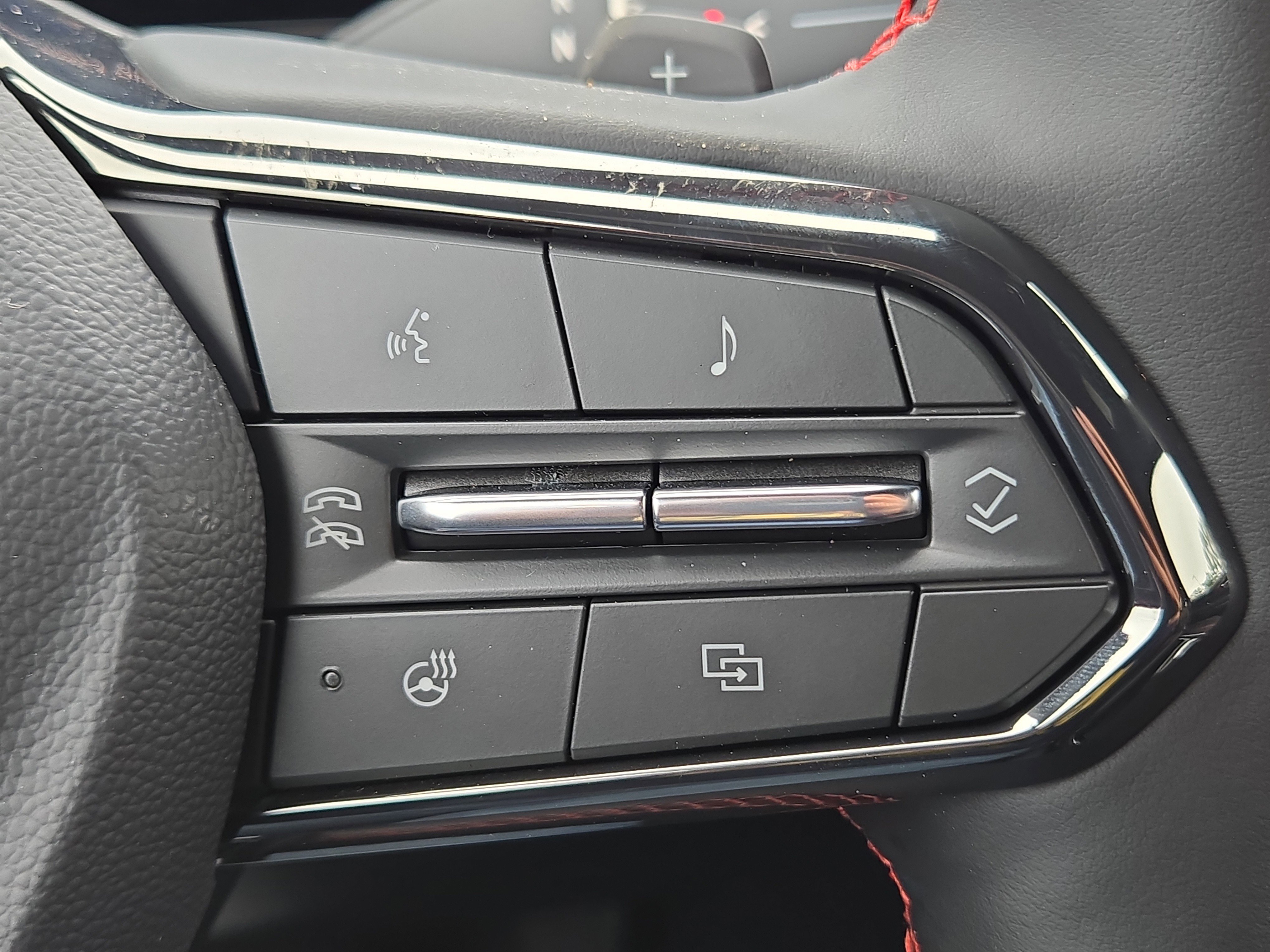 New 2026 Chevrolet Traverse RS w/ LPO, Floor Liner Package image 29