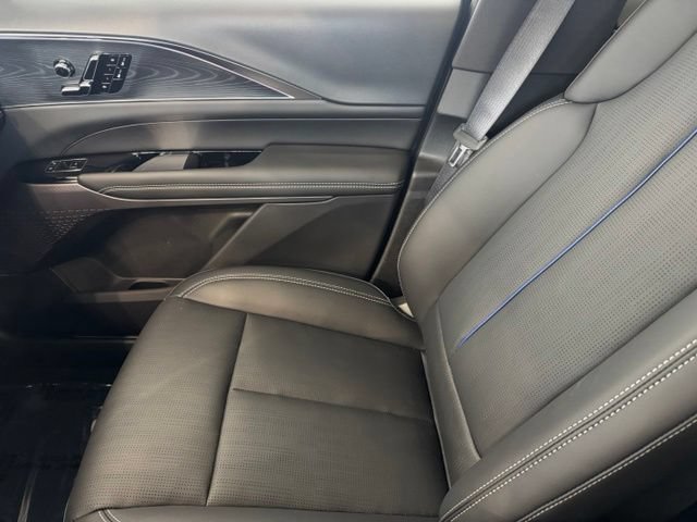 New 2026 Cadillac Lyriq Luxury AWD/4WD image 23