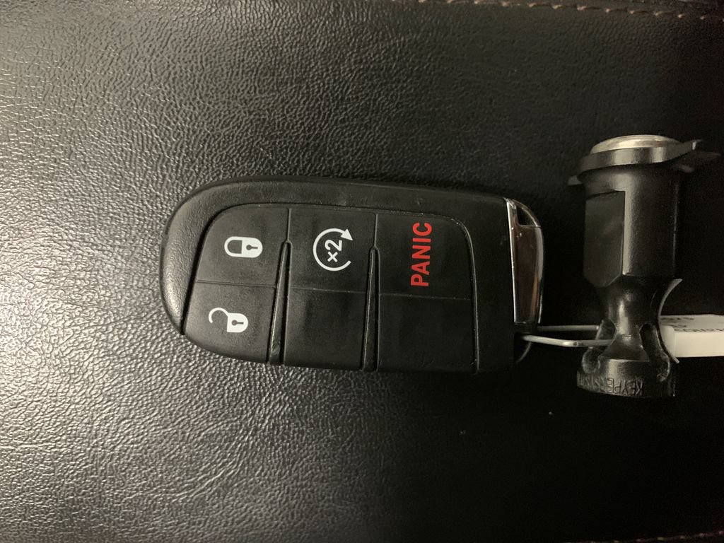 Used 2019 Jeep Compass Limited AWD/4WD image 33