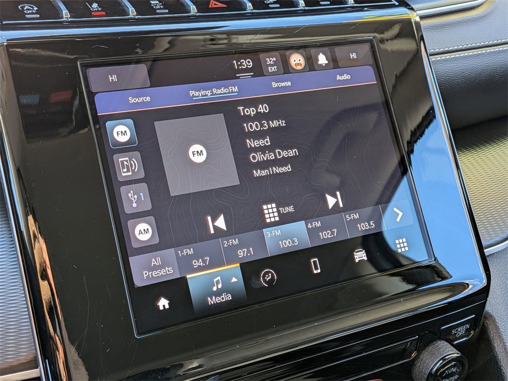 Used 2024 Jeep Grand Cherokee Laredo image 17