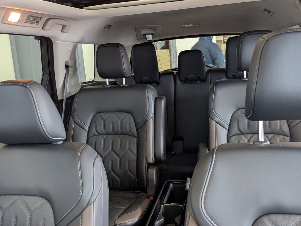 New 2026 Nissan Pathfinder Platinum image 32