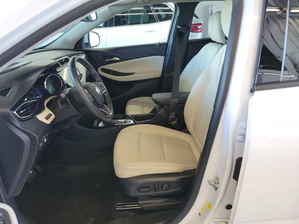 Used 2021 Buick Encore GX Essence w/ Advanced Technology Package FWD image 7