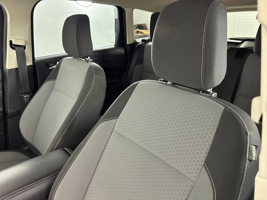 Used 2018 Ford Escape SE w/ Ford Safe & Smart Package FWD image 10