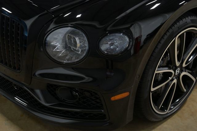 Used 2024 Bentley Flying Spur V8 image 20
