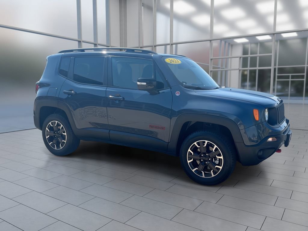 Used 2023 Jeep Renegade Trailhawk AWD/4WD image 2