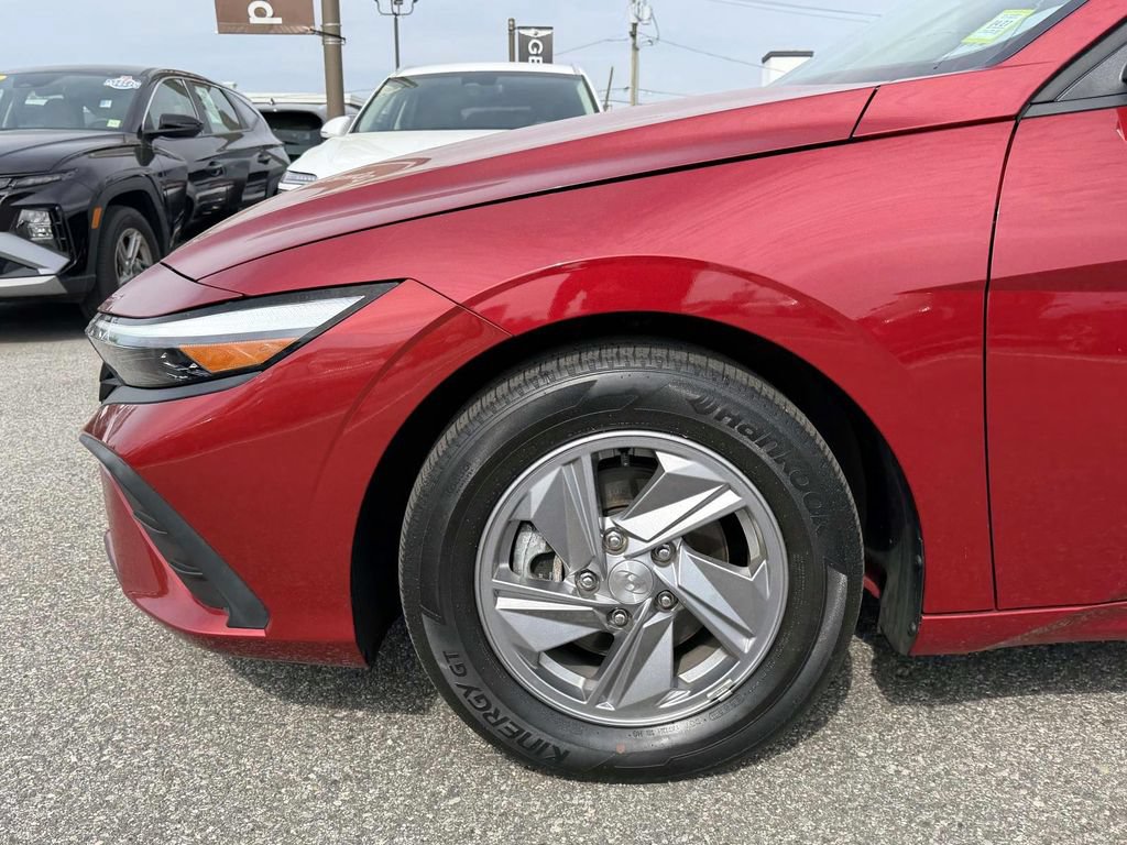 Used 2024 Hyundai Elantra SE FWD image 10
