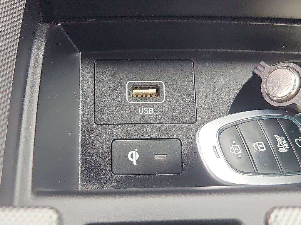 Used 2022 Hyundai Santa Fe SEL AWD/4WD image 16