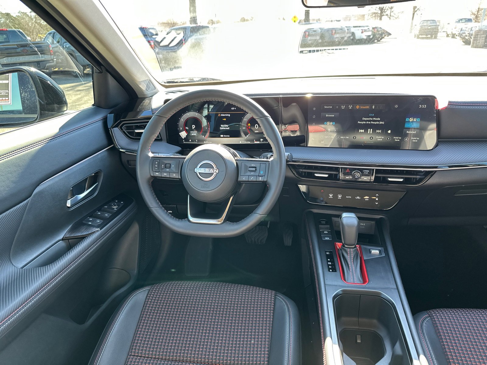 Used 2025 Nissan Kicks SR image 22