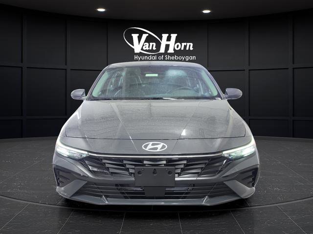 New 2026 Hyundai Elantra Limited FWD image 2