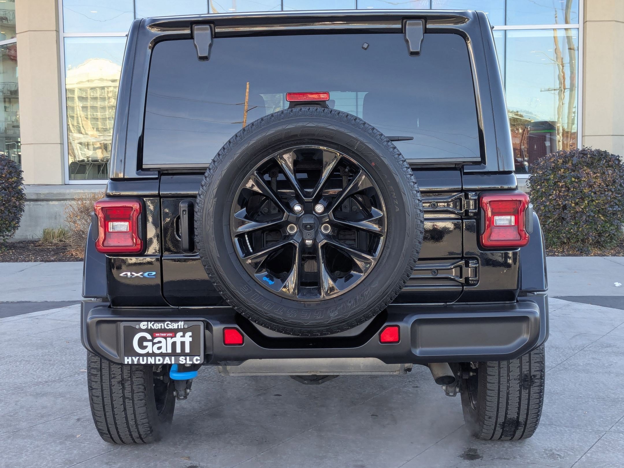 Used 2023 Jeep Wrangler Sahara image 5