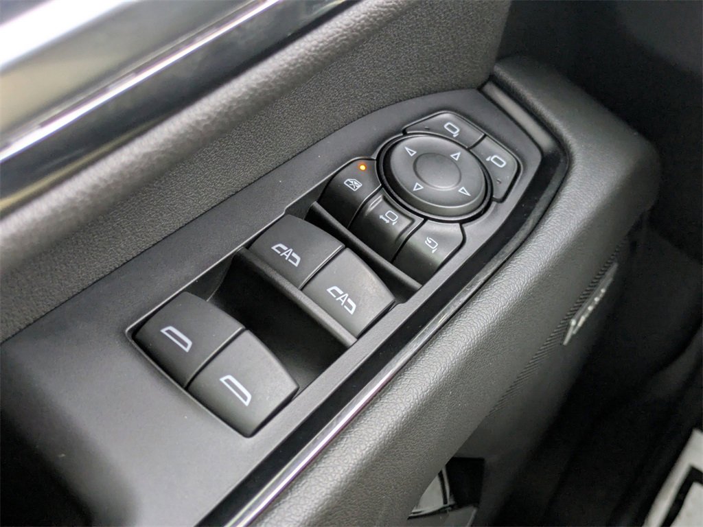 Used 2024 GMC Sierra 2500 AT4 image 25