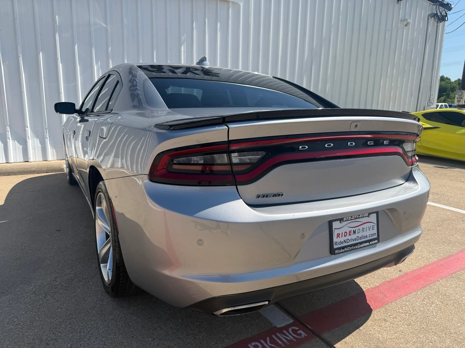 Used 2018 Dodge Charger R/T RWD image 5