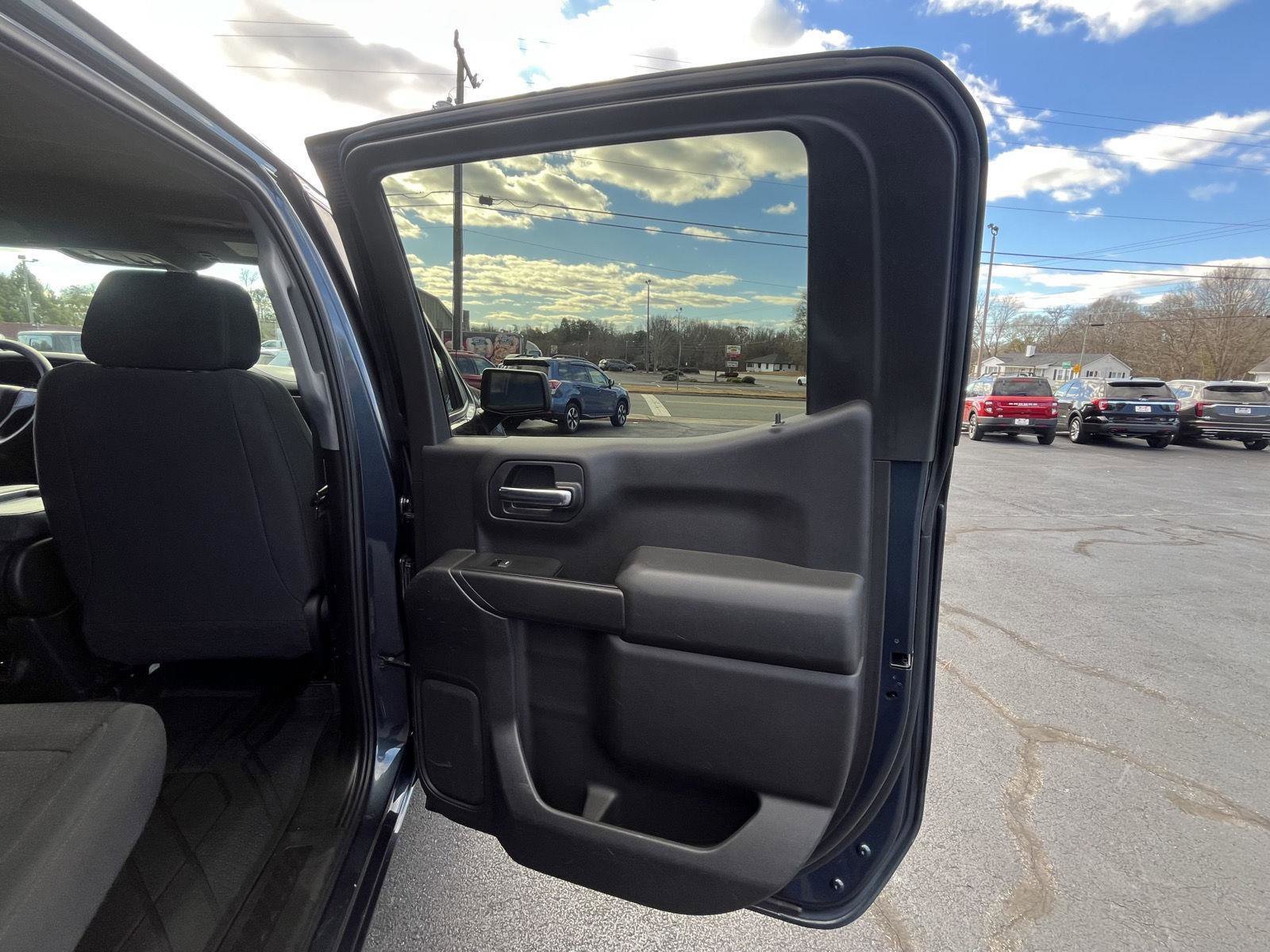 Used 2020 Chevrolet Silverado 1500 Custom Trail Boss w/ Custom Convenience Package image 17