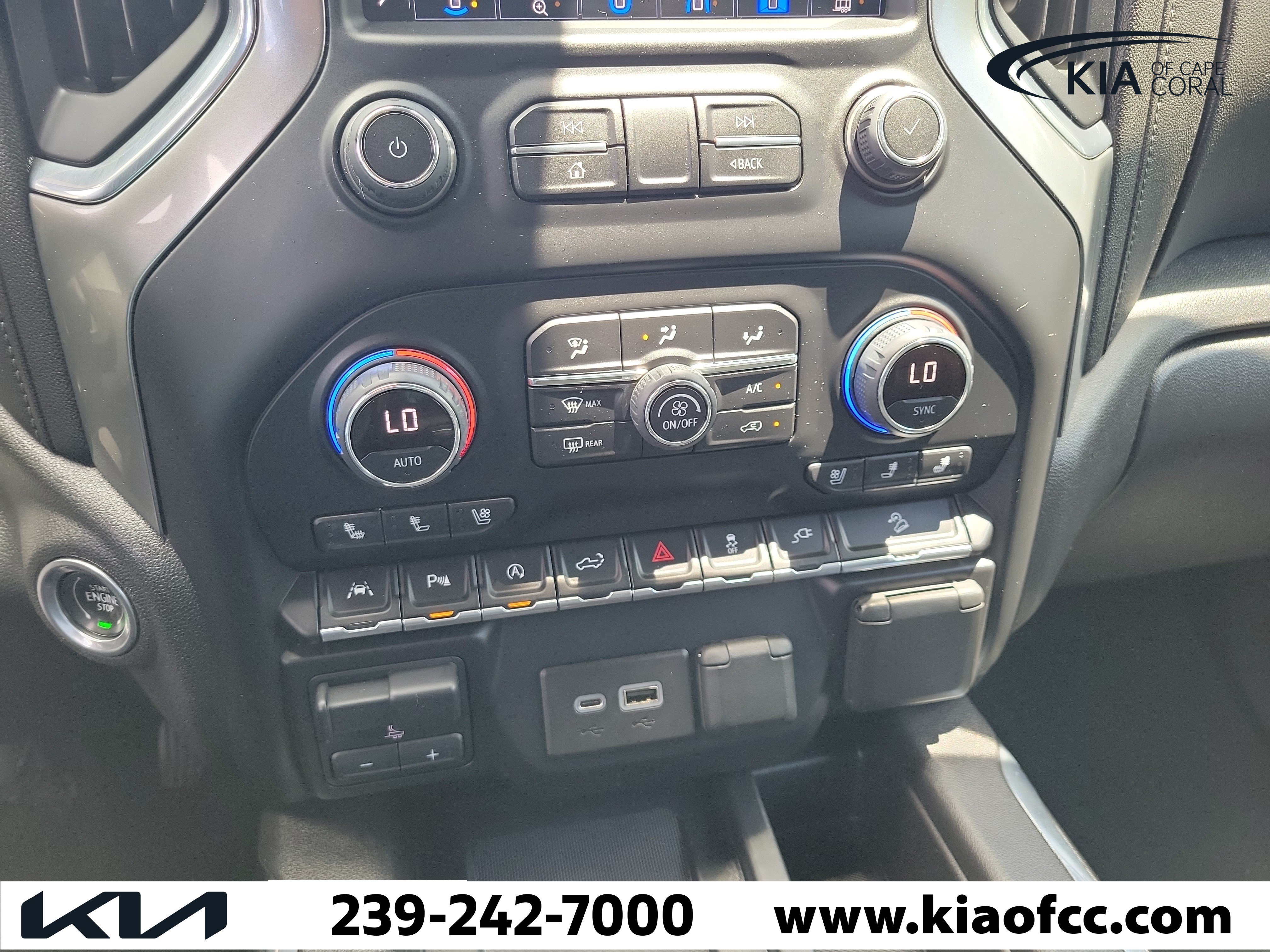 Used 2022 Chevrolet Silverado 1500 LTZ w/ LTZ Premium Package AWD/4WD image 25