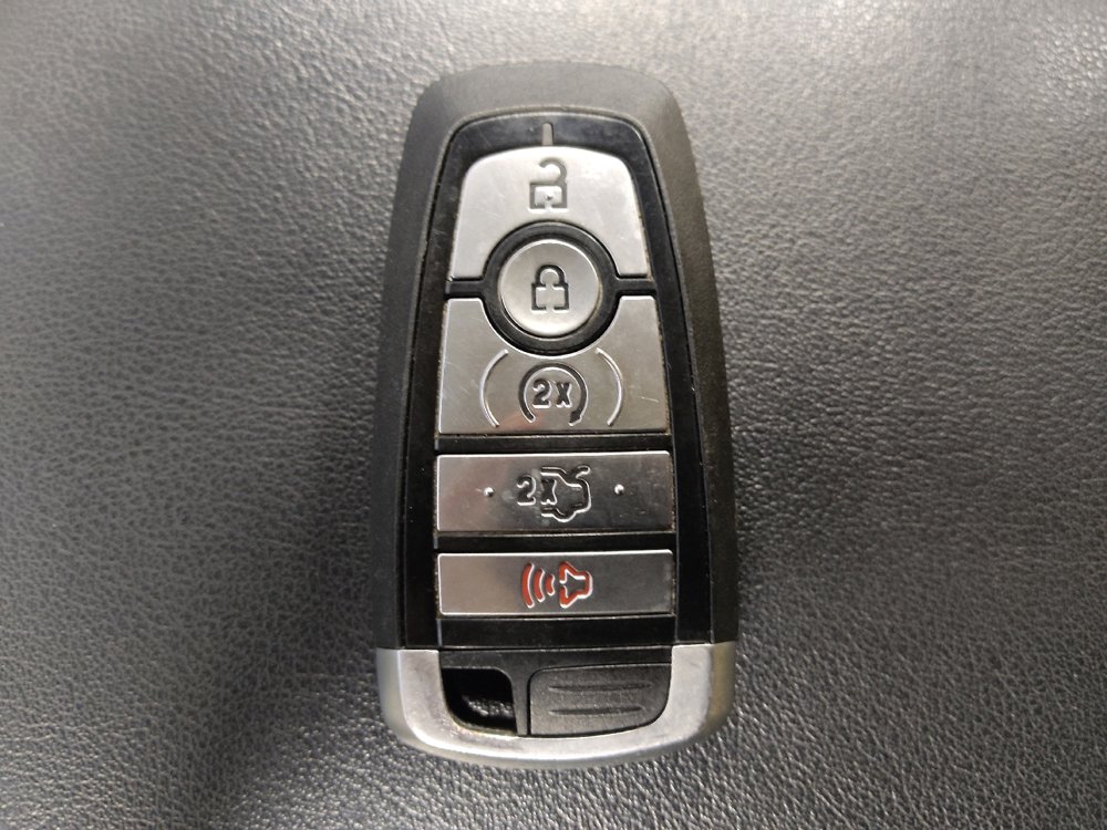 Used 2018 Ford Edge SEL w/ Equipment Group 201A AWD/4WD image 32