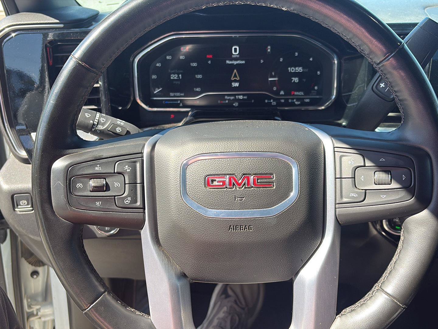 Used 2025 GMC Sierra 1500 SLT RWD image 9