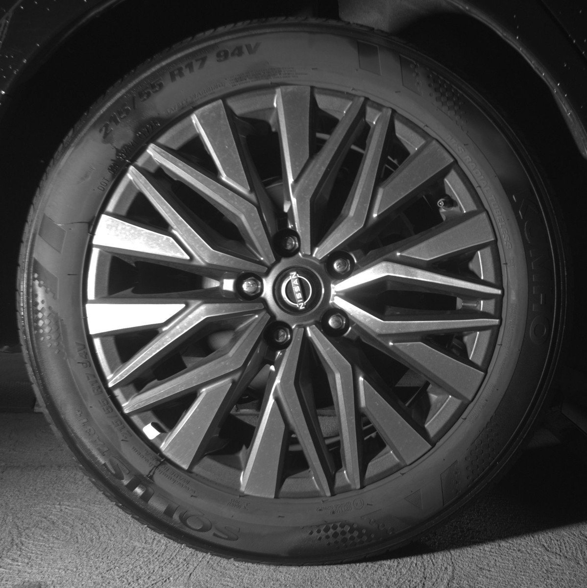 Used 2025 Nissan Altima 2.5 SV FWD image 15