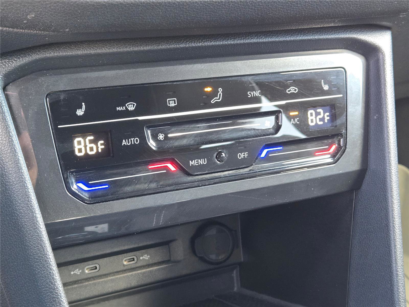 Used 2022 Volkswagen Tiguan SE R-Line image 29