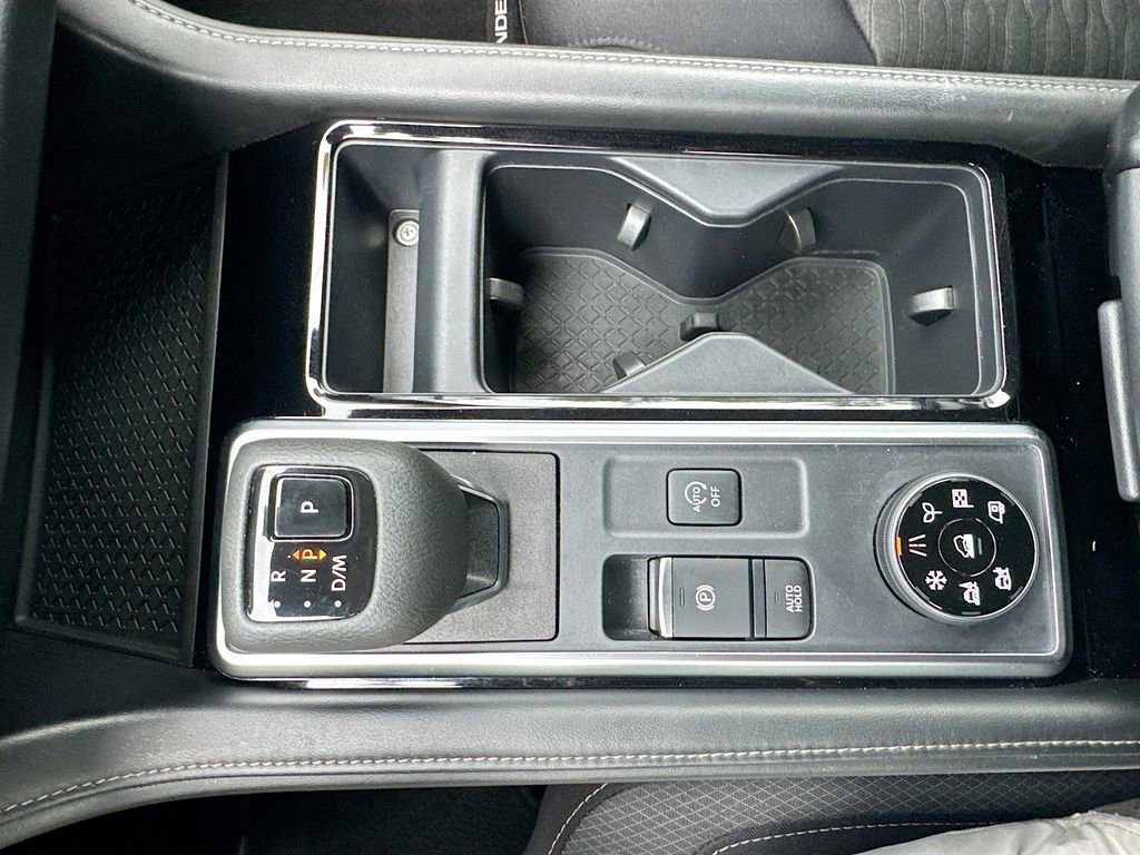 Used 2023 Nissan Pathfinder SV AWD/4WD image 24