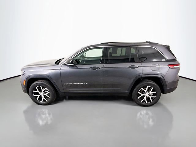 Used 2024 Jeep Grand Cherokee Limited AWD/4WD image 4