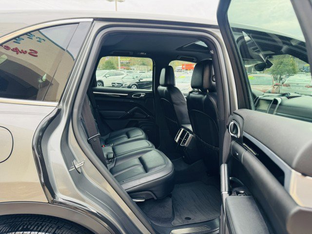 Used 2016 Porsche Cayenne image 20