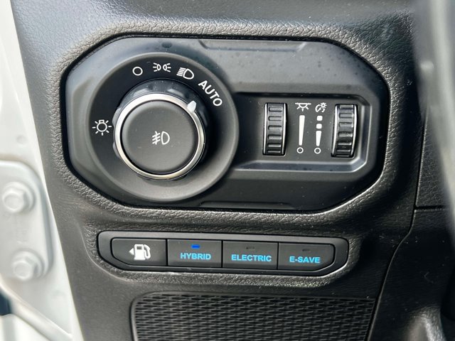 Used 2022 Jeep Wrangler Unlimited Sahara AWD/4WD image 21
