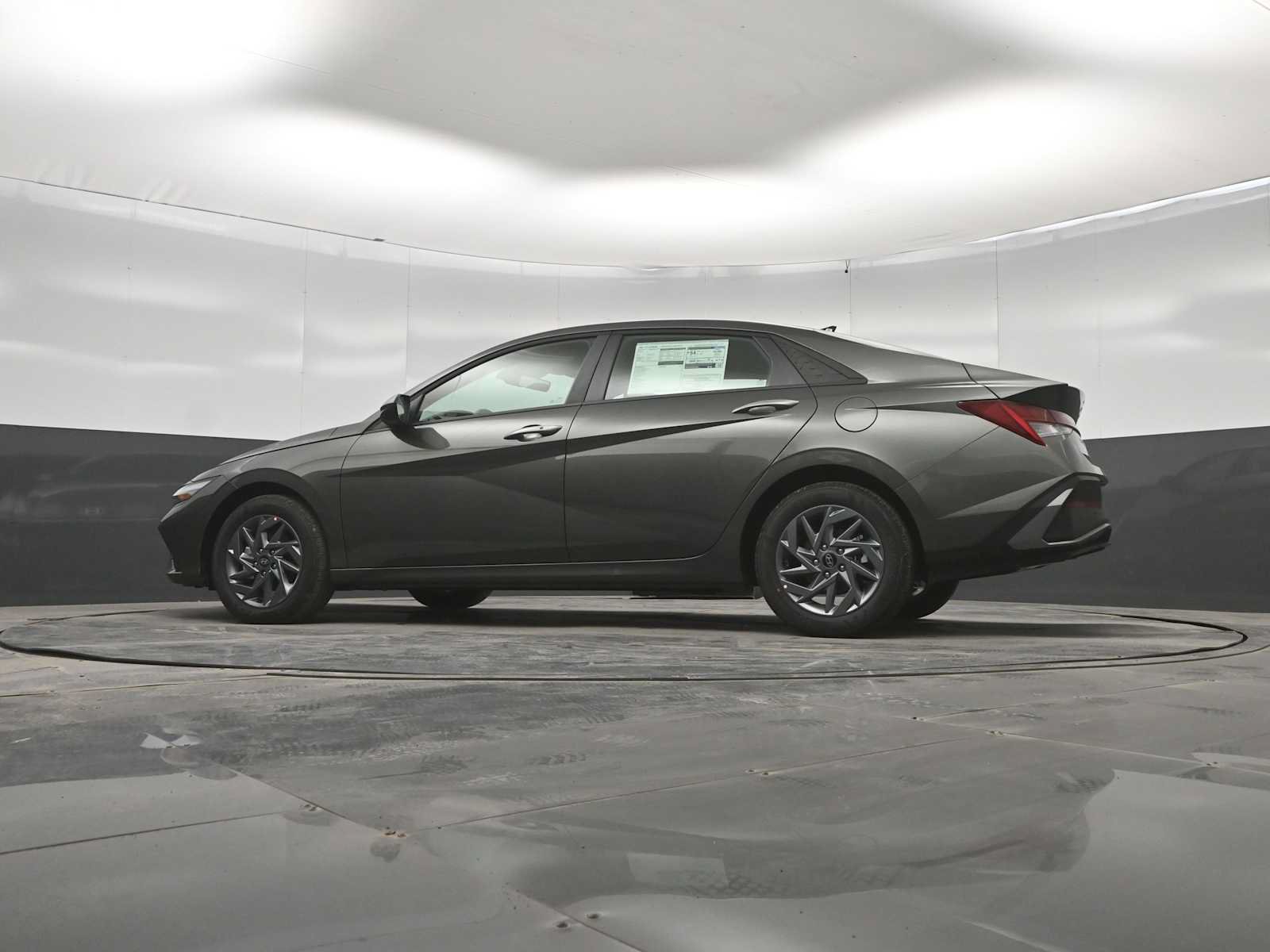 New 2026 Hyundai Elantra Hybrid FWD image 37