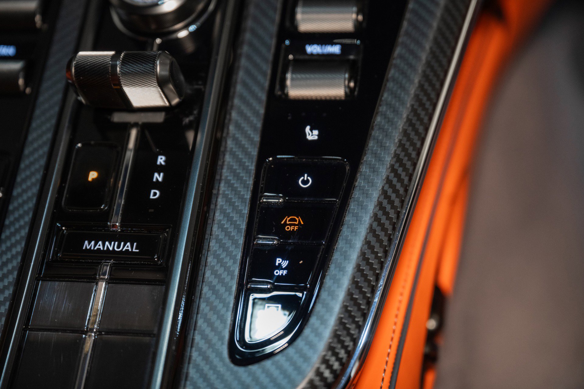 Used 2025 Aston Martin V8 Vantage Coupe image 31