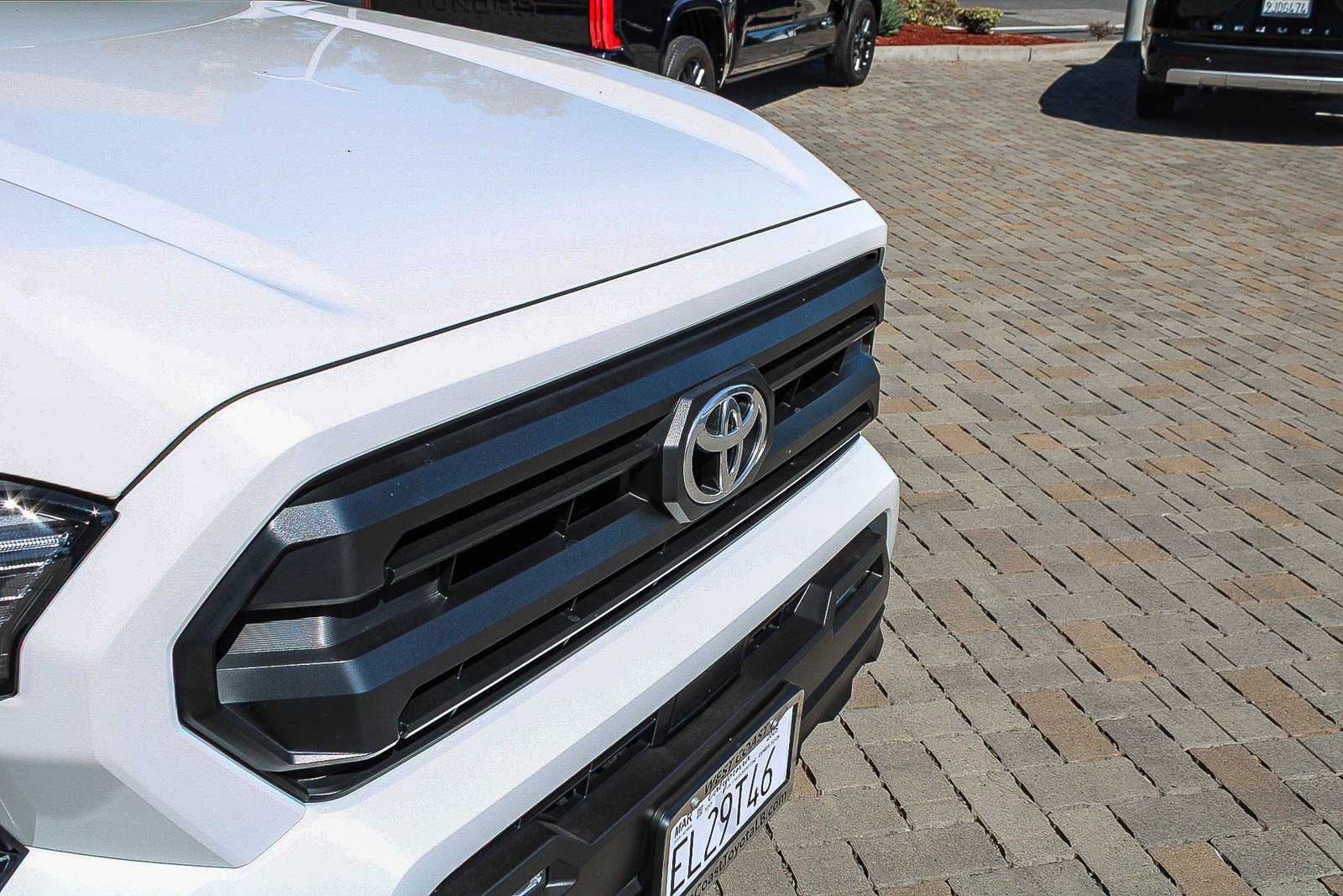 Used 2025 Toyota Tacoma SR5 AWD/4WD image 6