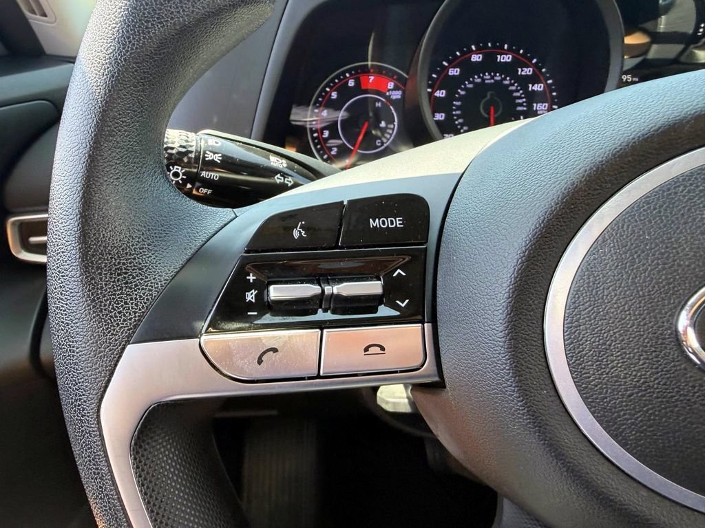Certified 2023 Hyundai Elantra SEL FWD image 28