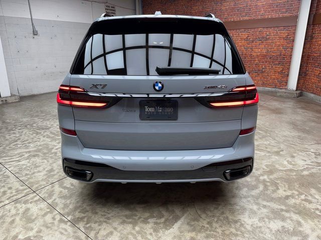 Used 2026 BMW X7 xDrive40i w/ M Sport Package AWD/4WD image 4