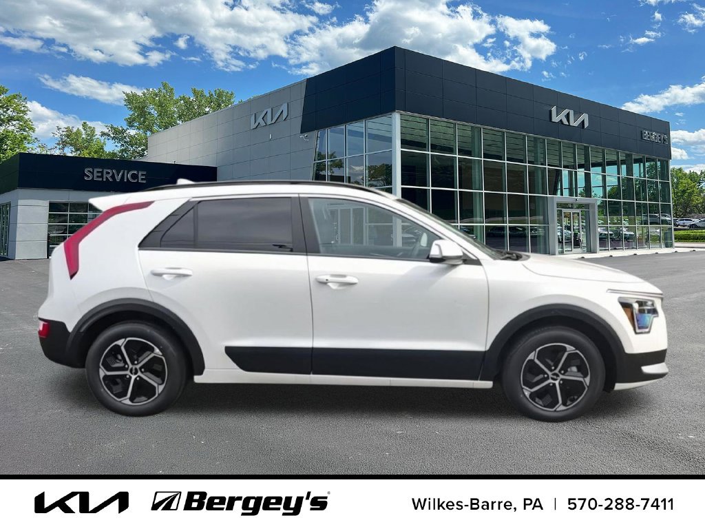 Certified 2025 Kia Niro EX w/ EX Cold Weather Package FWD image 11