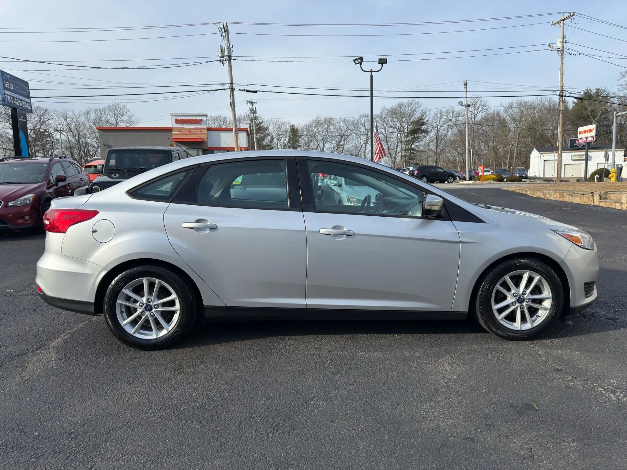 Used 2017 Ford Focus SE image 8