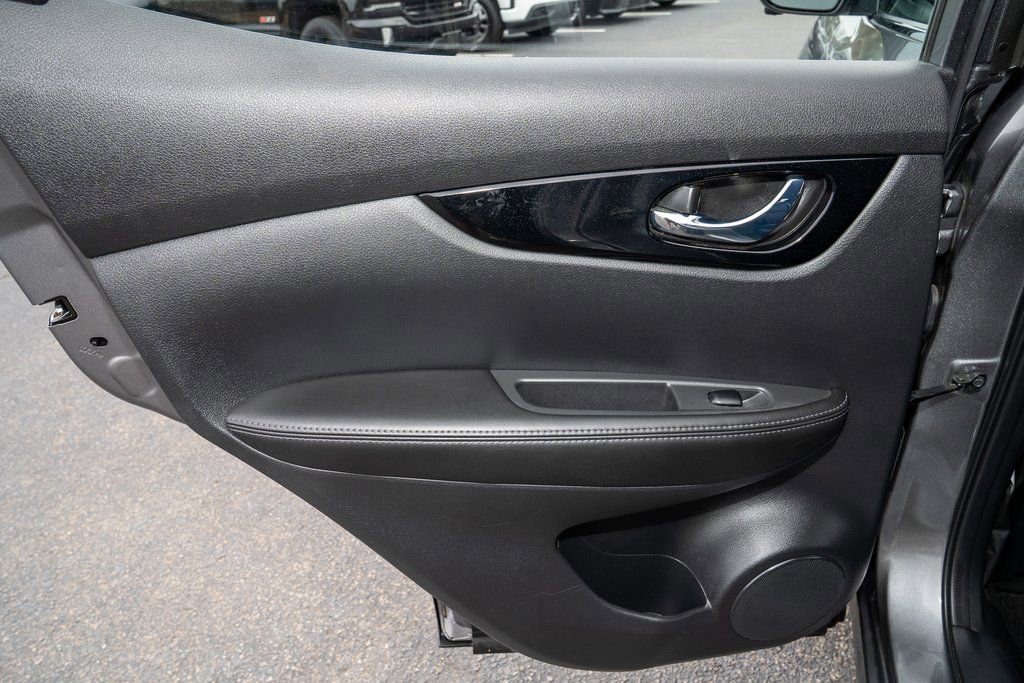 Used 2022 Nissan Rogue Sport SL w/ Premium Package image 9