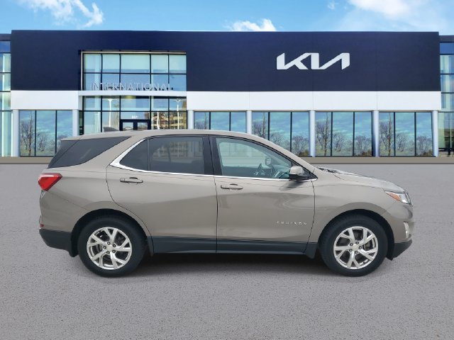 Used 2018 Chevrolet Equinox LT FWD image 3