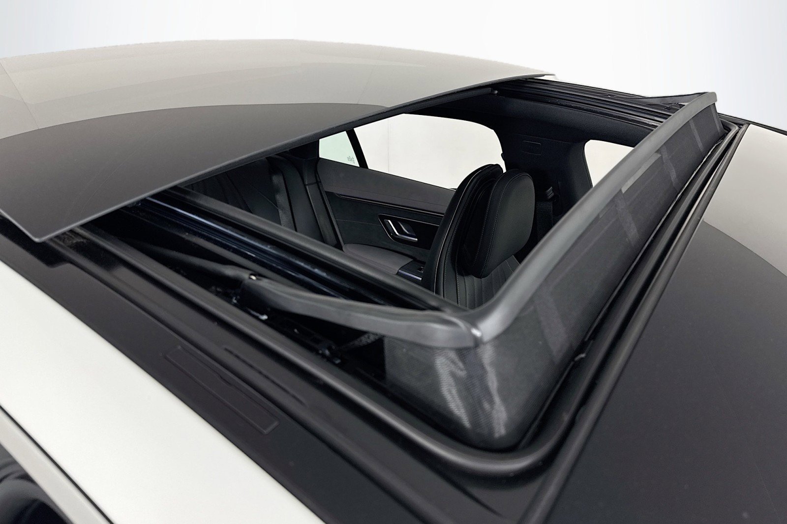 Certified 2022 Mercedes-Benz EQS 580 4MATIC Sedan image 21