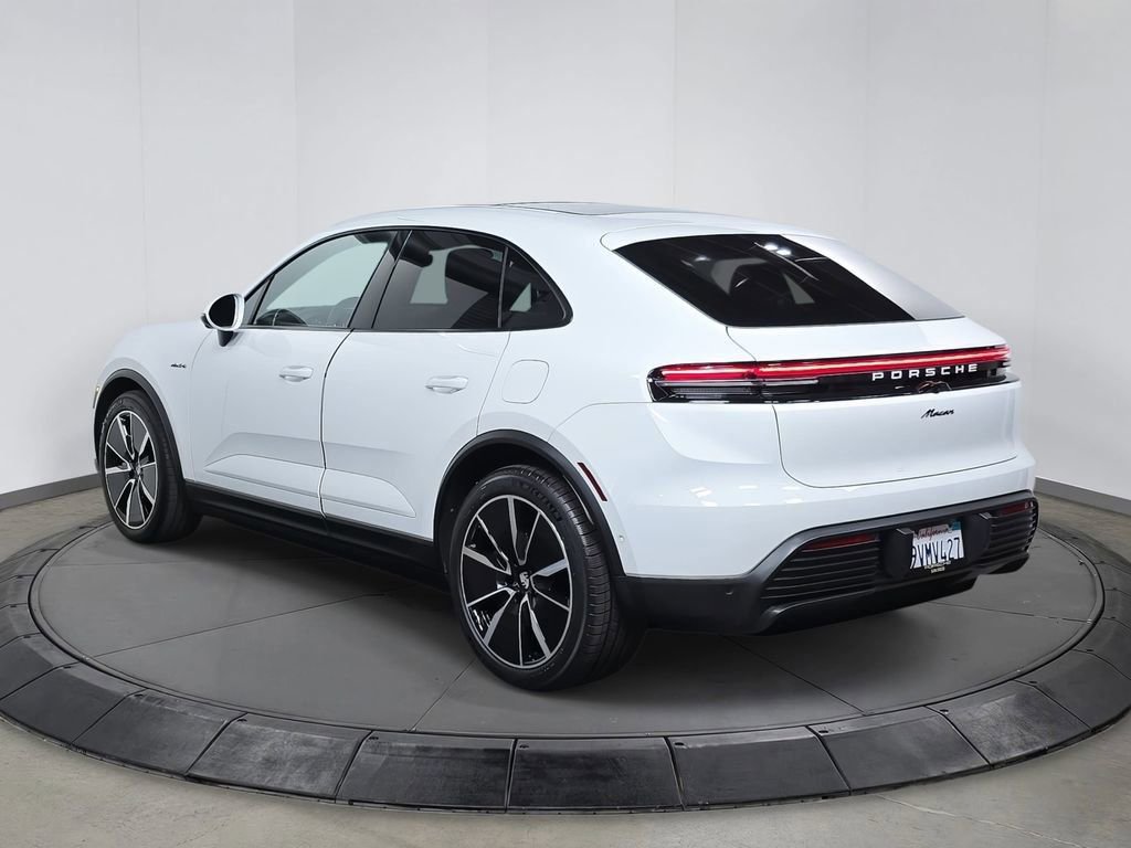 Certified 2025 Porsche Macan Electric image 3