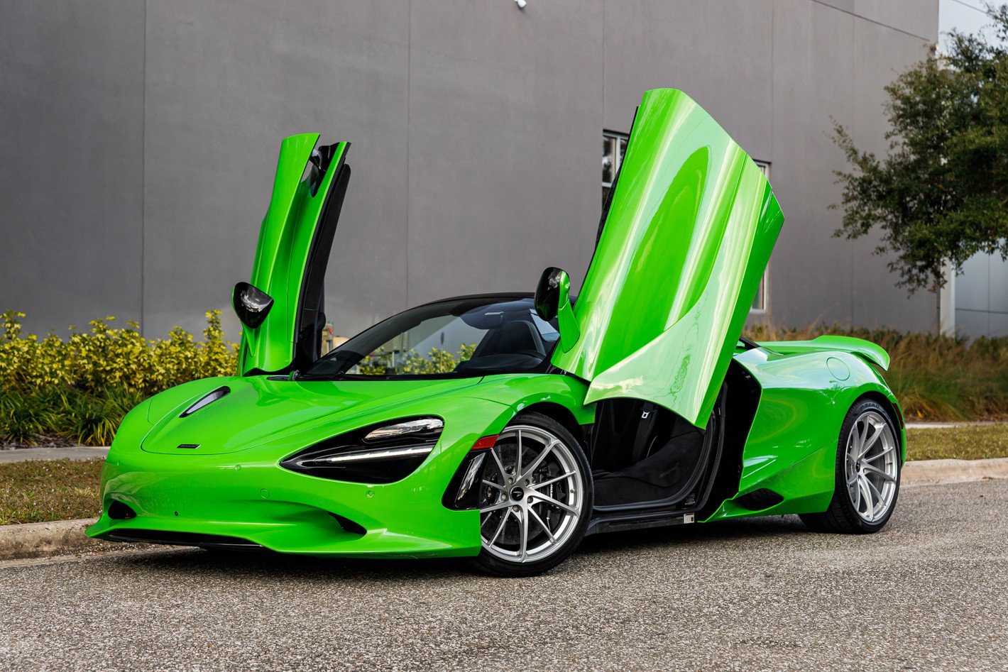 Used 2026 McLaren 750S Spider image 15