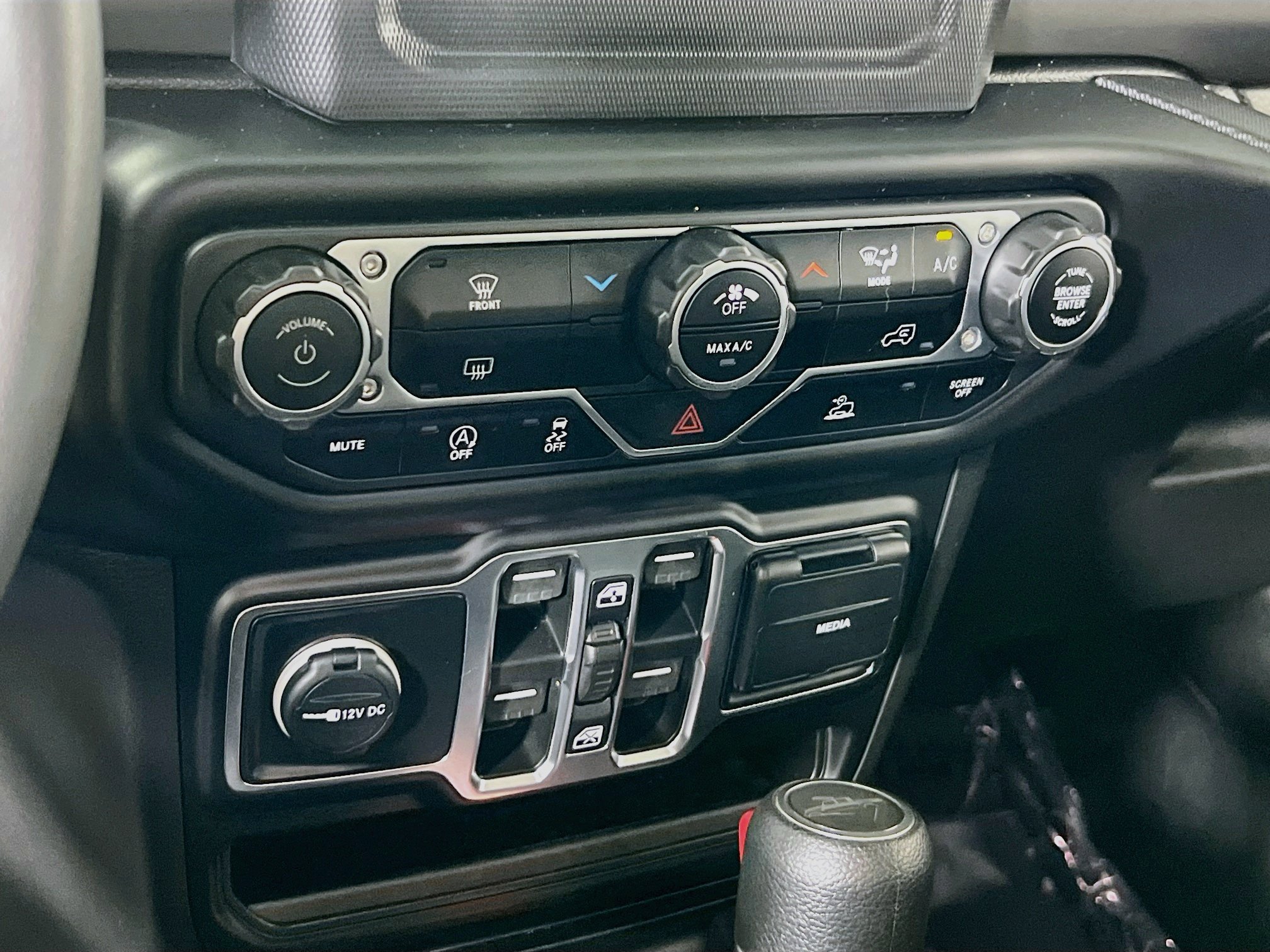 Used 2023 Jeep Gladiator Sport AWD/4WD image 15