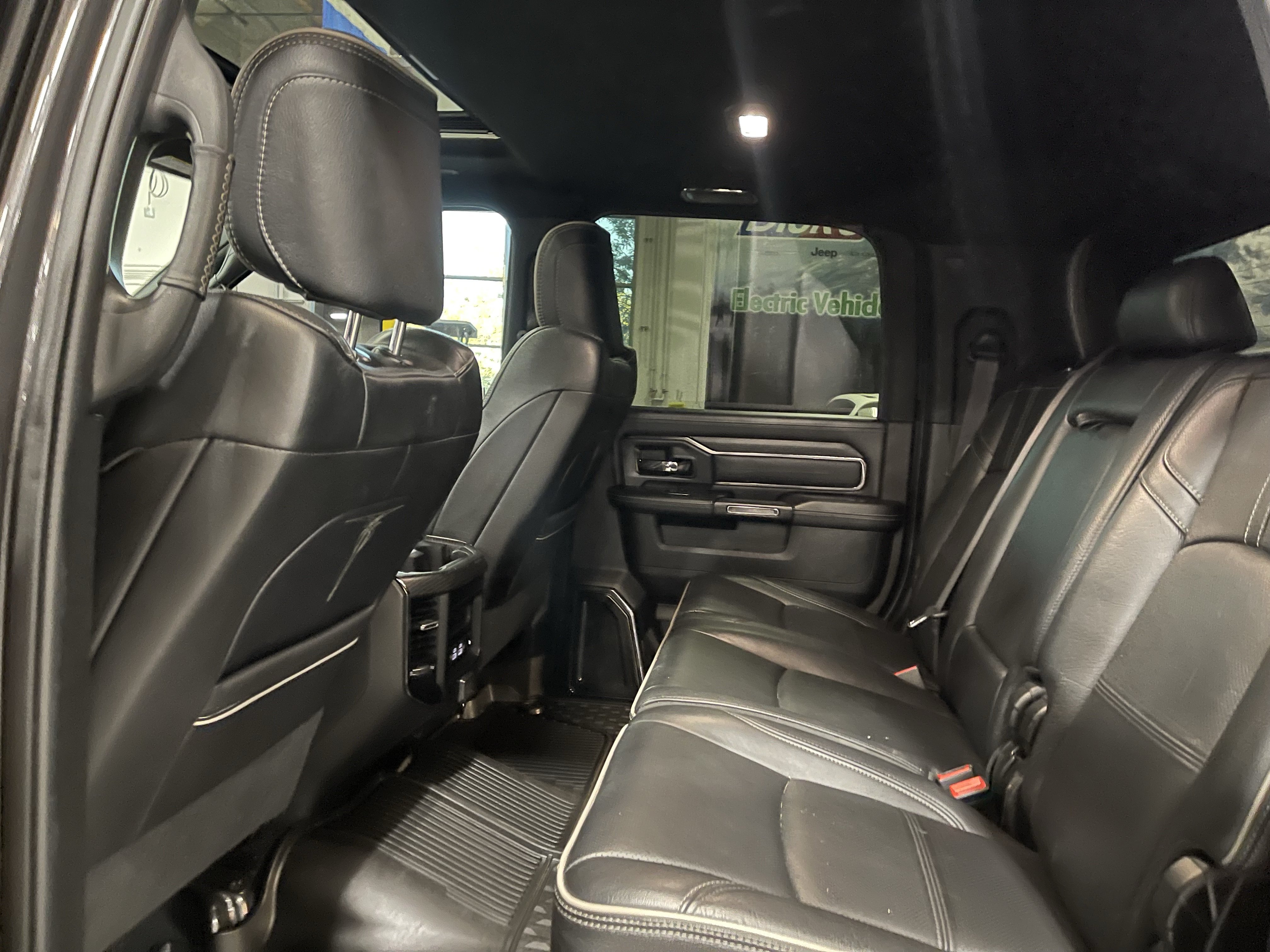Used 2022 RAM 3500 Limited AWD/4WD image 16