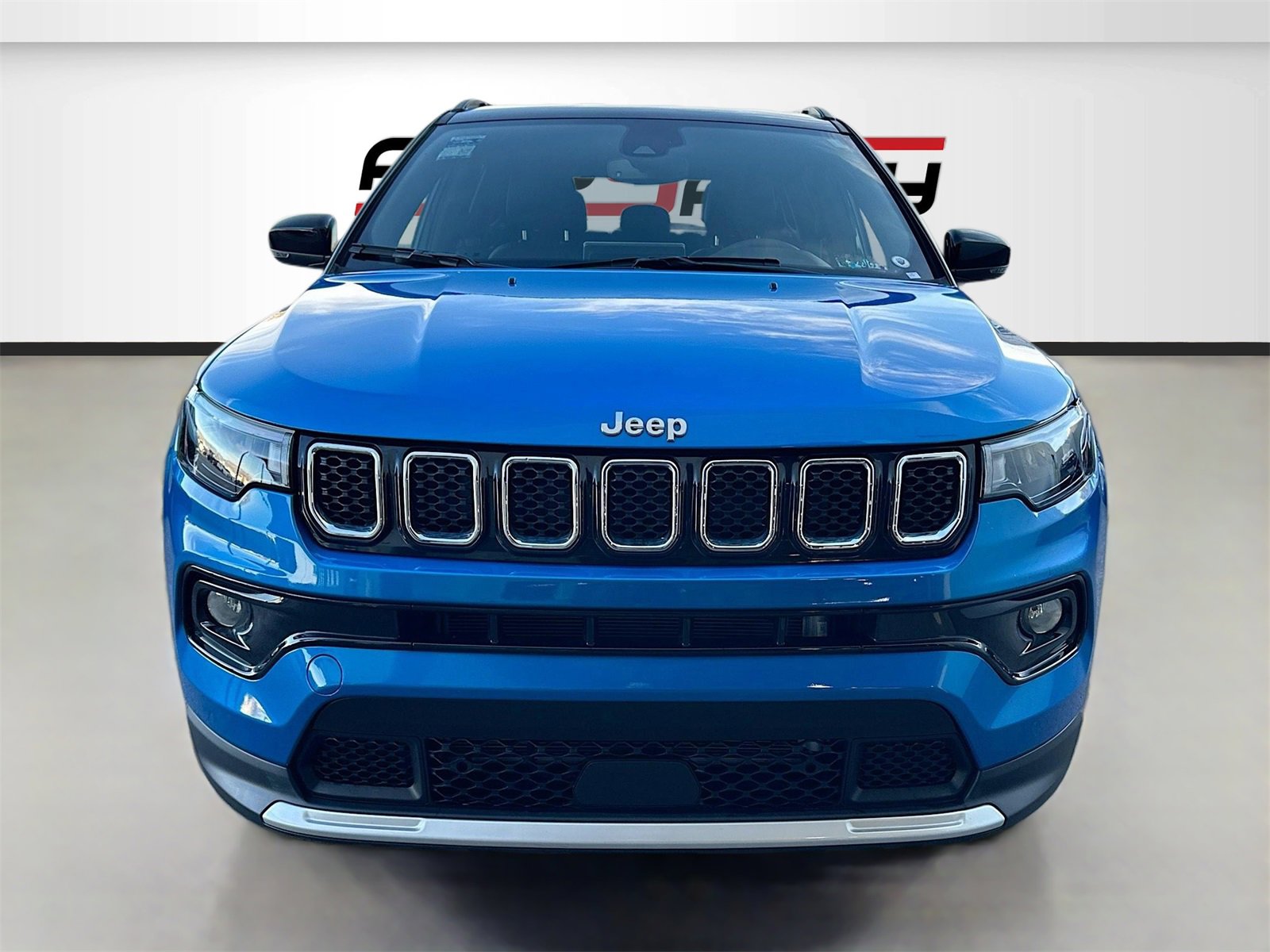 Used 2024 Jeep Compass Limited image 2