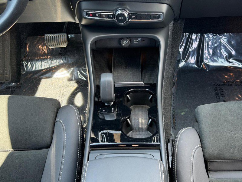 Used 2023 Volvo XC40 Recharge Ultimate w/ Protection Package Premier image 15