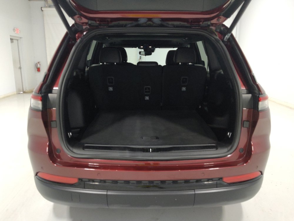Used 2023 Jeep Grand Cherokee Altitude AWD/4WD image 29