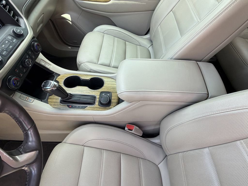 Used 2019 GMC Acadia Denali w/ Technology Package FWD image 20