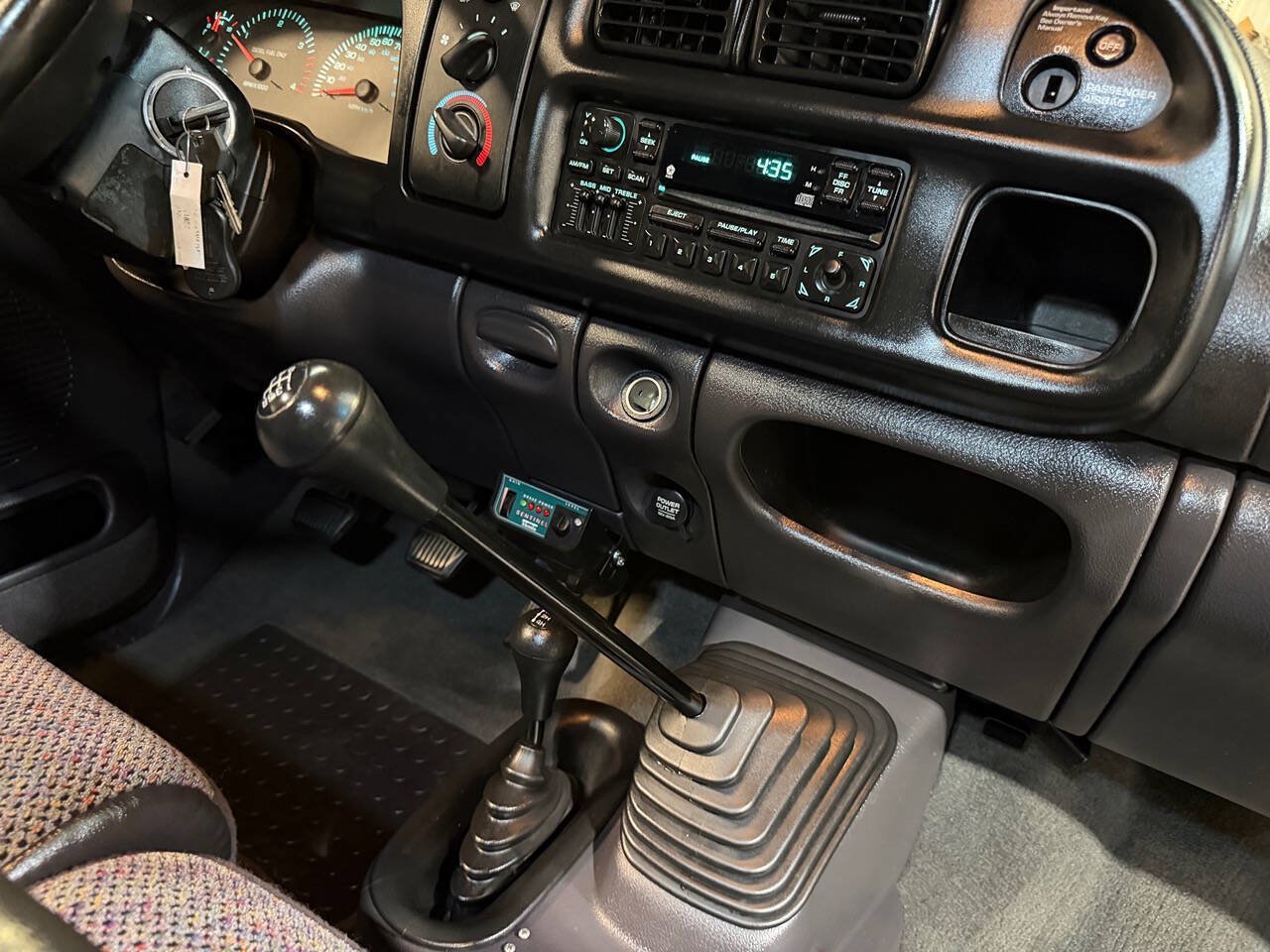 Used 2001 Dodge Ram 2500 Truck 4x4 Quad Cab image 2