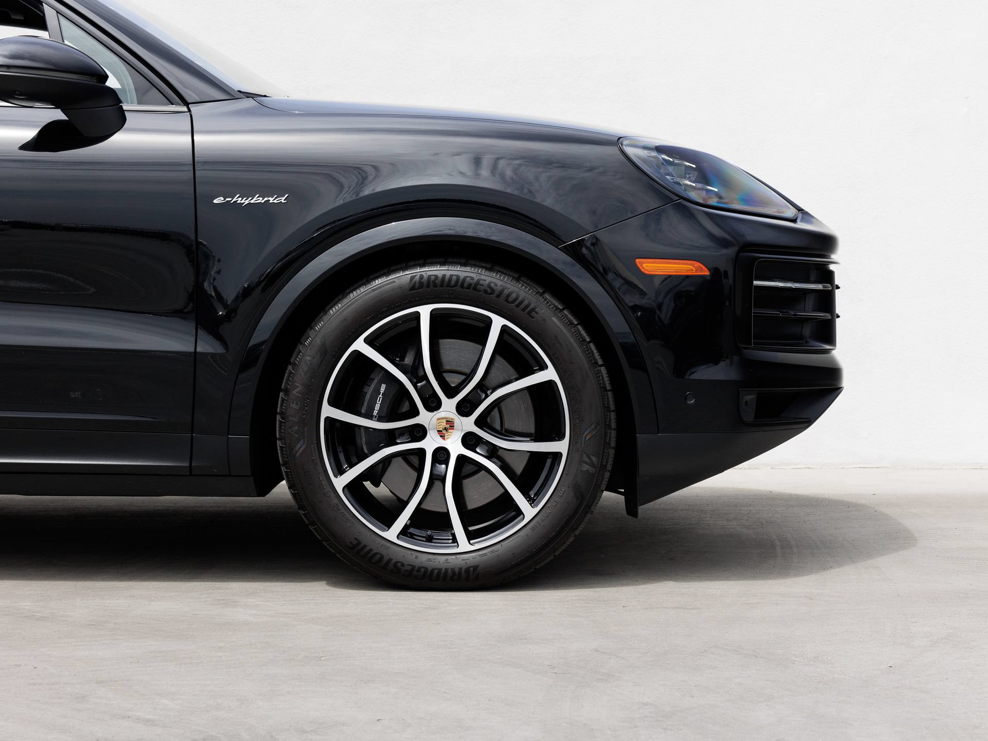 Certified 2025 Porsche Cayenne E-Hybrid AWD/4WD image 11