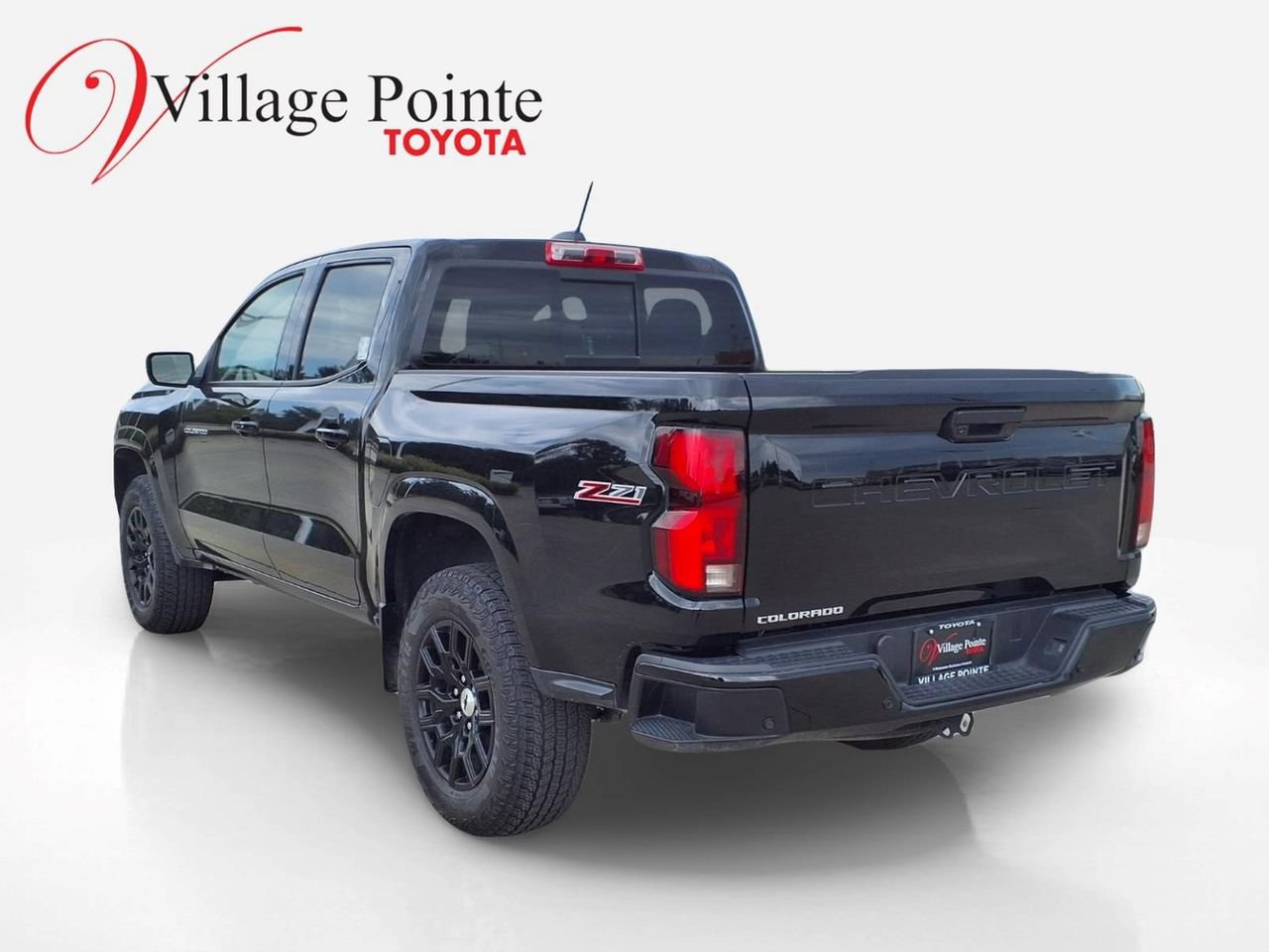 Used 2024 Chevrolet Colorado Z71 w/ Z71 Convenience Package 2 AWD/4WD image 3