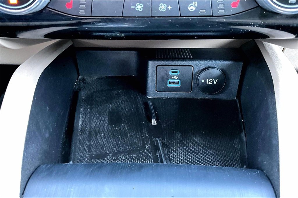 Used 2022 Ford Escape SEL w/ Technology Package image 32